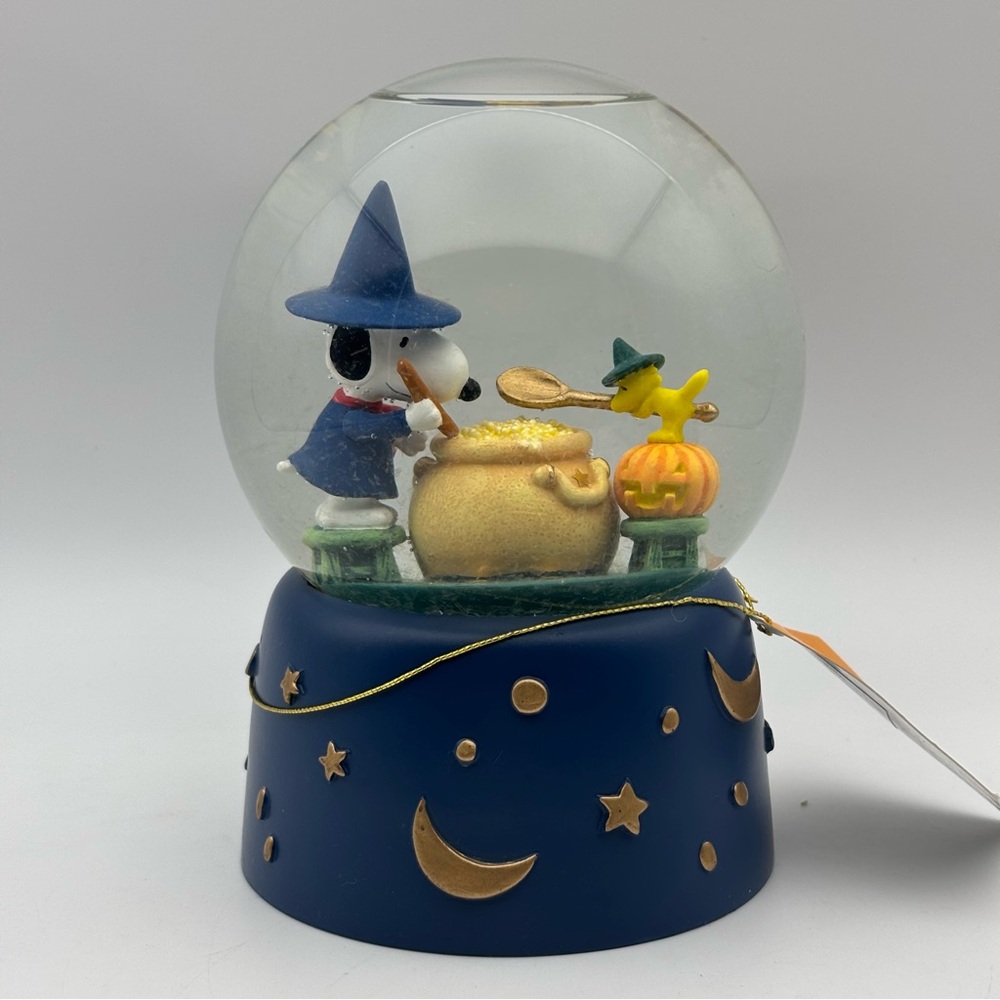 Department 56 Peanuts Snoopy "Sorcerer‘s Apprentice" Halloween Snowglobe - New - Picture 4 of 13